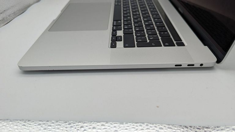 Apple macbook pro 16" 2019 a2141 core i7 2,6ghz/ram 16gb/ssd 512gb/intel graphics 630 Код:01-200858809. Изображение 9