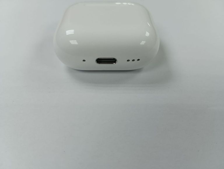 Дешево Apple airpods 4 with active noise cancellation з ломбарду