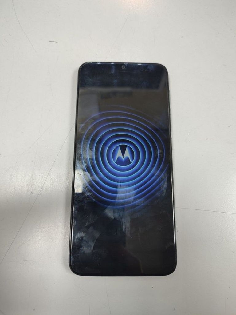 Дешево Motorola moto e20 xt2155-6 2/32gb з ломбарду