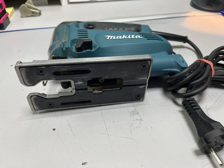 Оголошення Makita 4329 Б/У