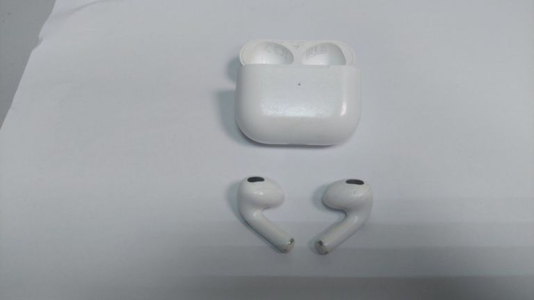 Купити Apple airpods 3rd generation Б/У