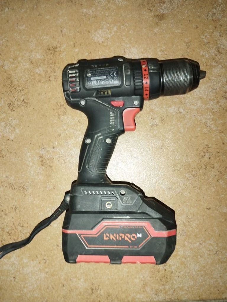 Оголошення Dnipro-M cd-201hbc compact 1акб 4ah зп Б/У