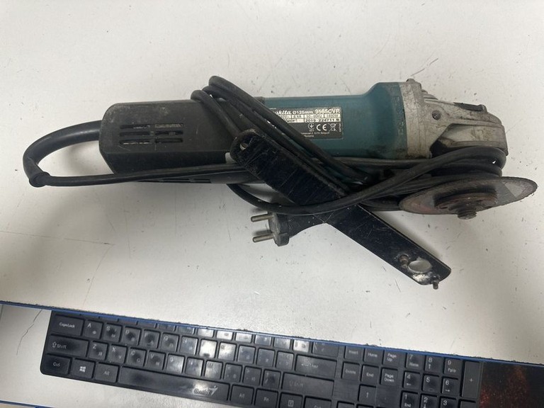 Купить Makita 9565CVR Б/У