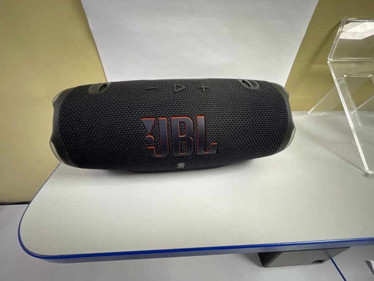 Купить JBL Charge 6 Black Б/У