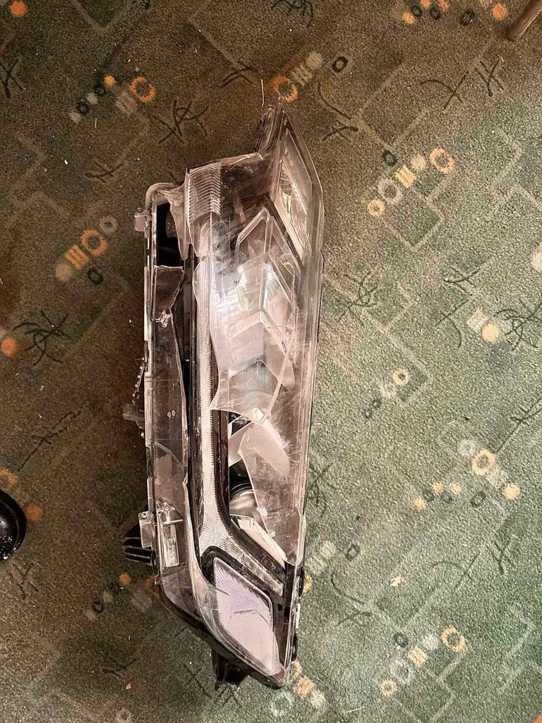 Дешево Mitsubishi Autlender з ломбарду