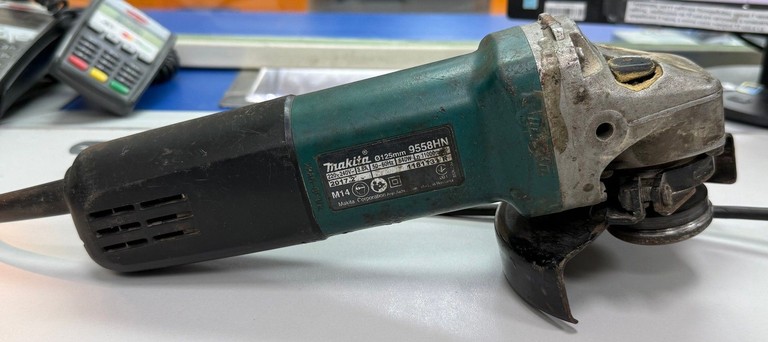 Дешево Makita 9558HN з ломбарду