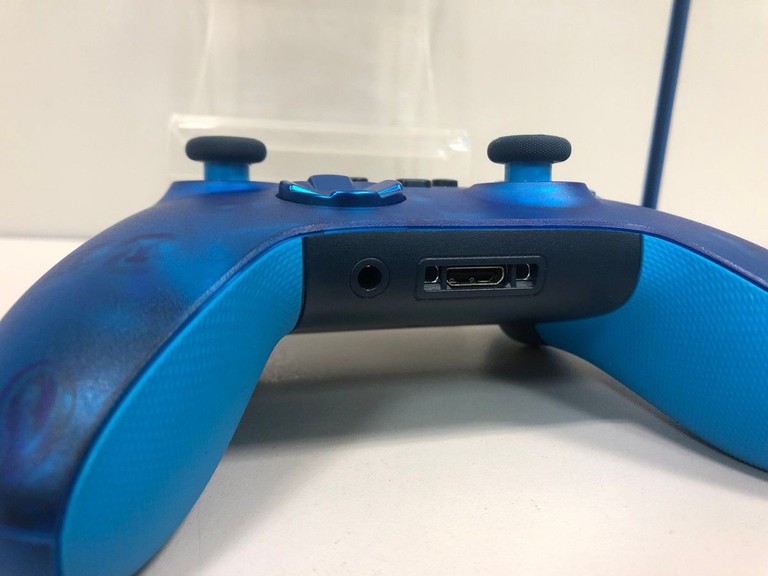 Дешево Microsoft xbox series x/s wireless controller sky cipher special edition з ломбарду