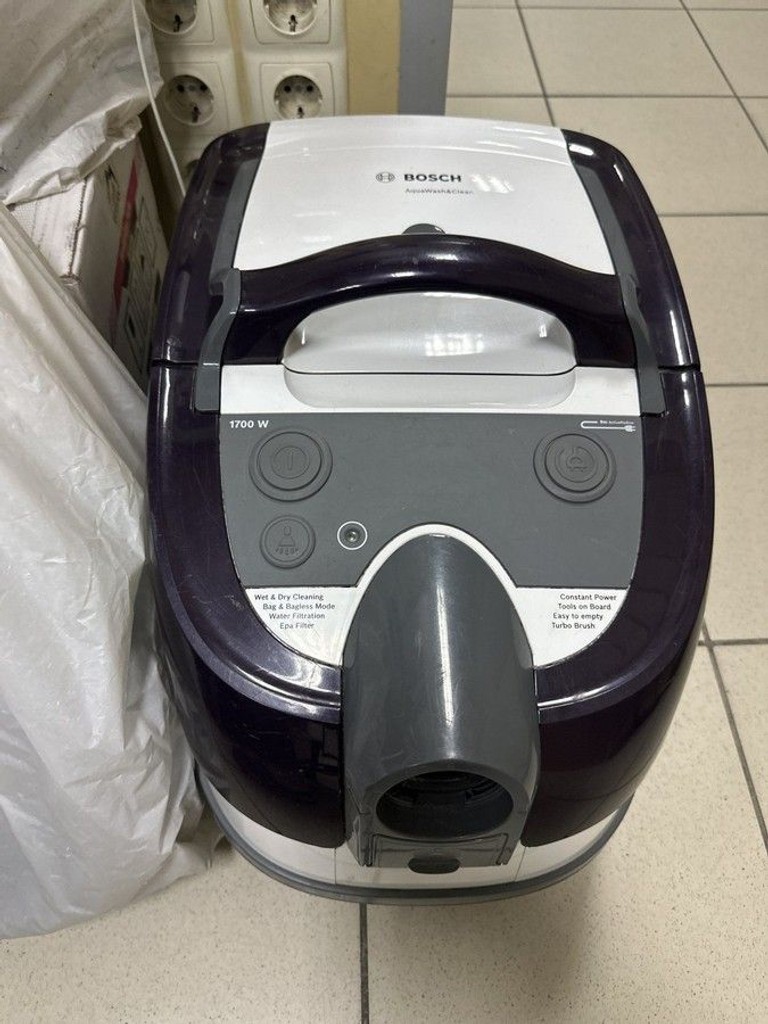 Купить Bosch Serie 4 AquaWash&Clean BWD41740 Б/У