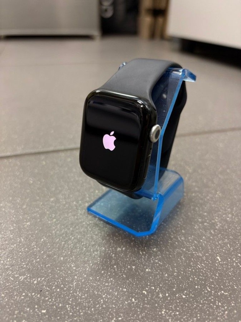 Купить Apple watch se 2 gps 44mm aluminium case Б/У