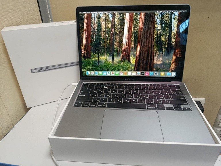 Купить Apple MacBook Air 13'' Late 2020 Б/У
