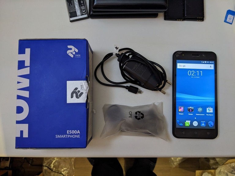 Дешиво Twoe e500a 1/8gb с ломбарда