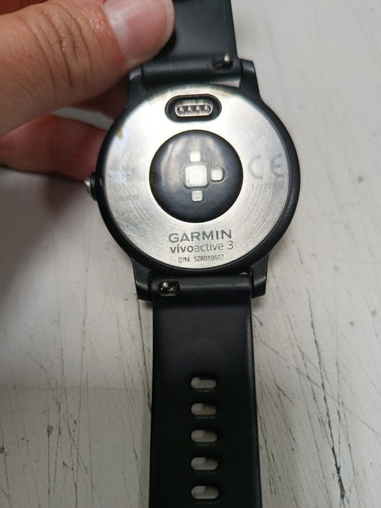 Дешиво Garmin vivoactive 3 с ломбарда