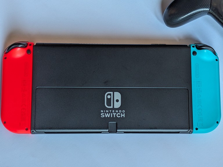 Оголошення Ігрова приставка Nintendo Switch OLED (HEG-001) Б/У