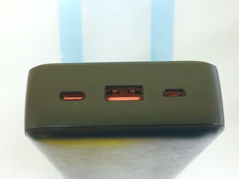 Дешиво Baseus 20000mah с ломбарда