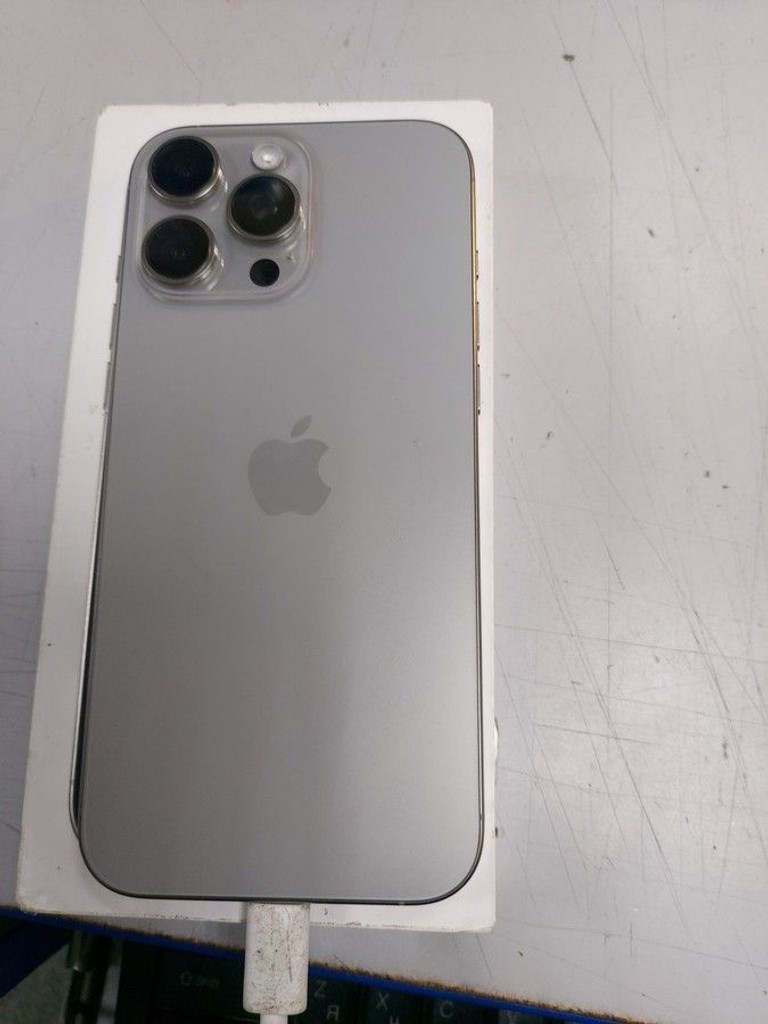 Дешево Apple iphone 16 pro max 256gb з ломбарду