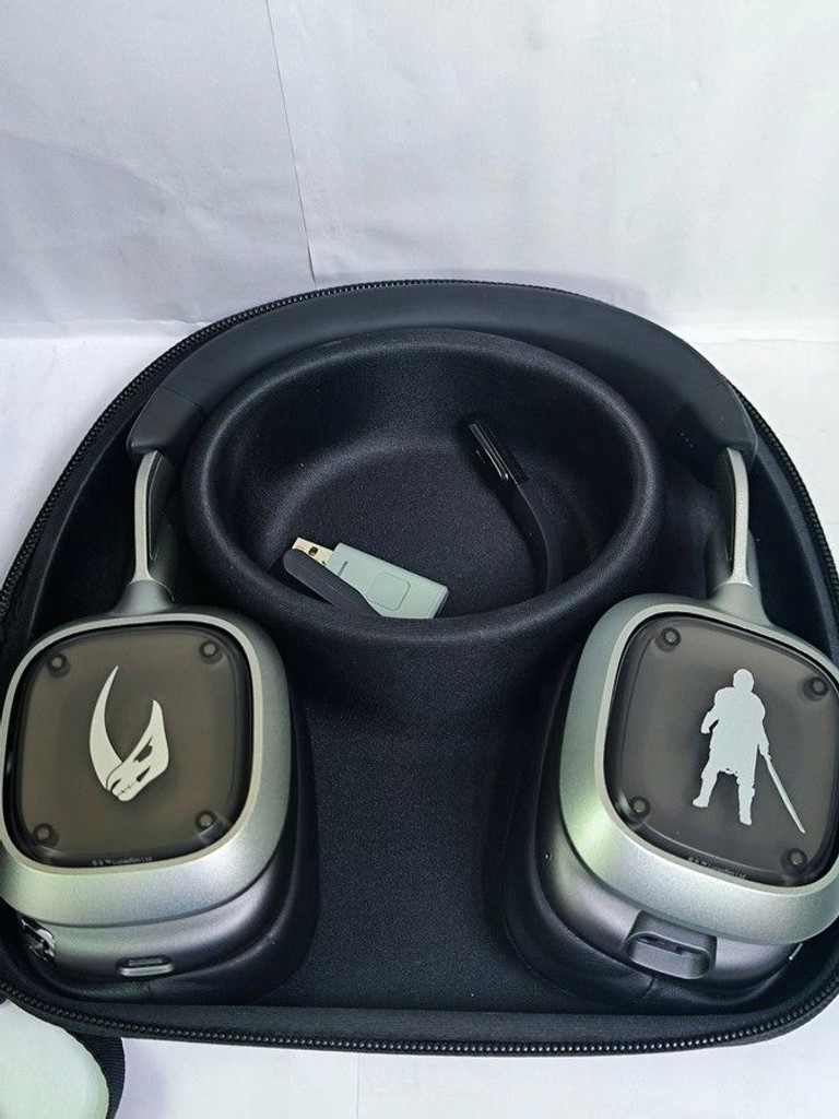 Дешево Logitech ASTRO A30 WIRELESS The Mandalorian Edition (939-002171) з ломбарду