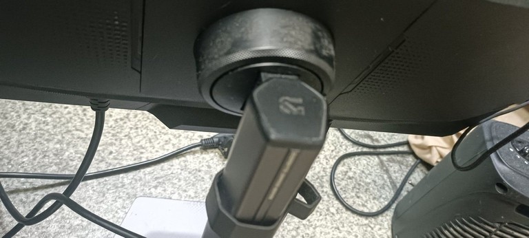 Дешиво Gigabyte G25F2 с ломбарда