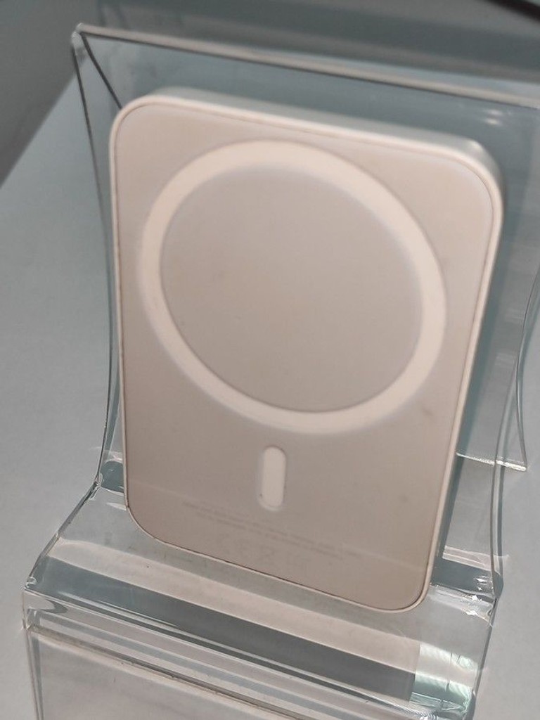 Купить Apple magsafe battery pack a2384 1460mah Б/У