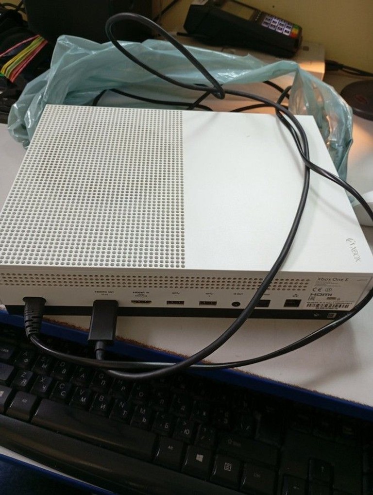 Дешиво Microsoft Xbox One S 1TB с ломбарда