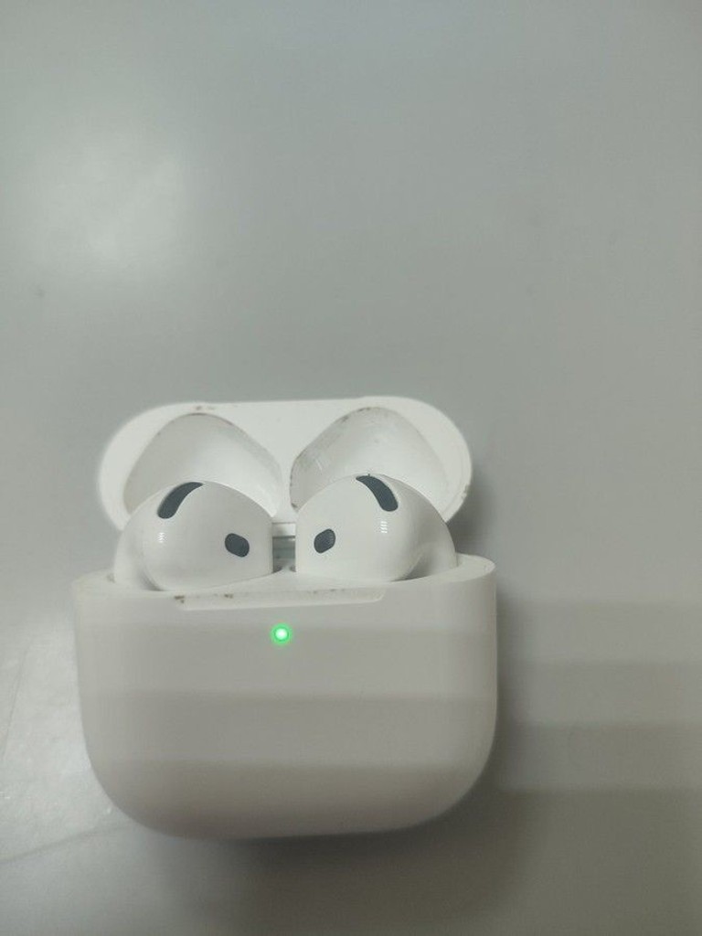 Дешево Apple airpods 4 with active noise cancellation з ломбарду