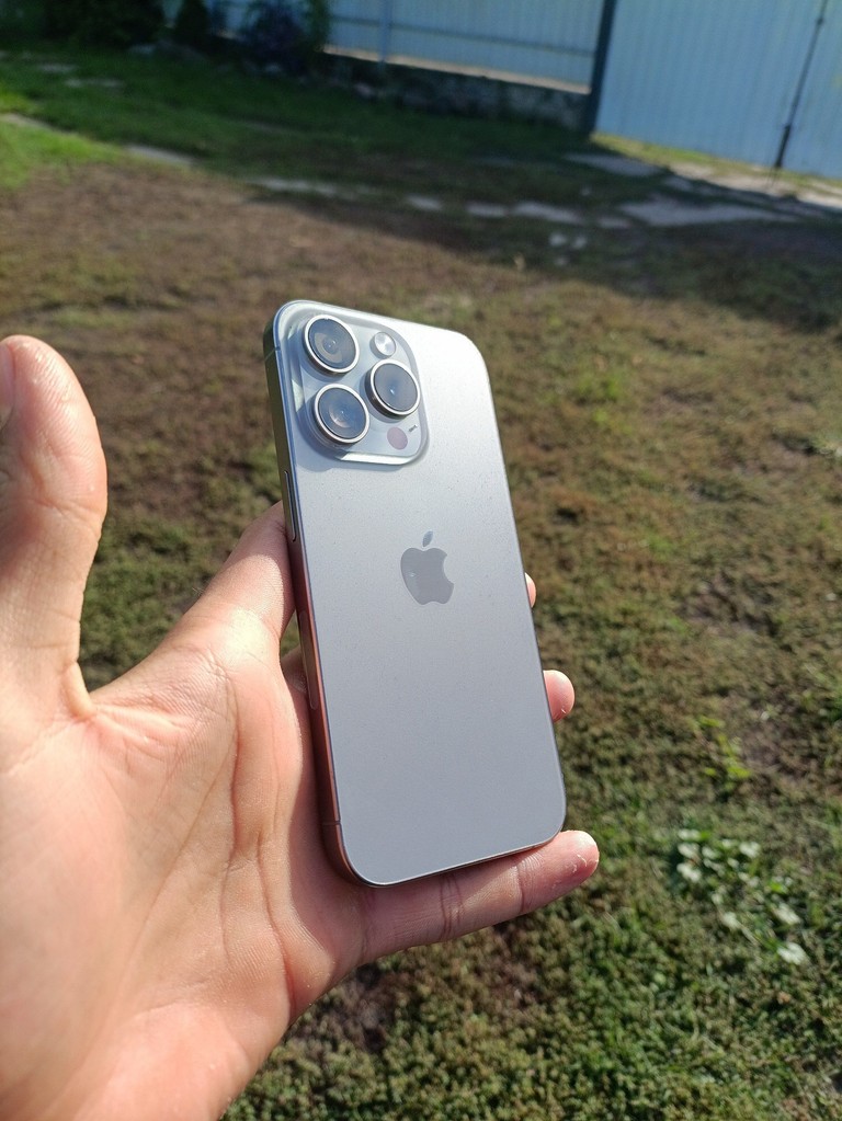 Купити Apple iPhone 15 Pro 256GB Natural Titanium (MTV53) Б/У