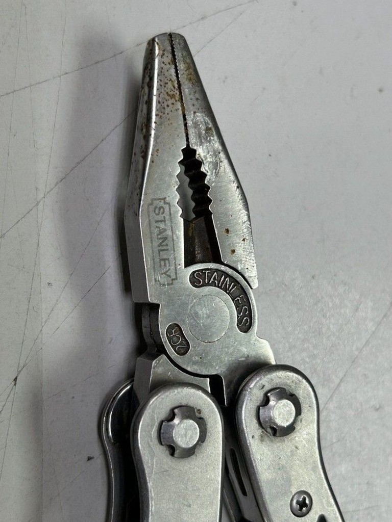 Дешево Stanley multitool з ломбарду