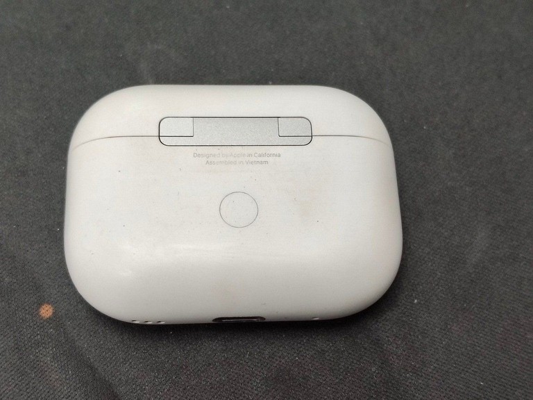 Дешево Apple airpods pro 2nd generation with magsafe charging case usb-c з ломбарду