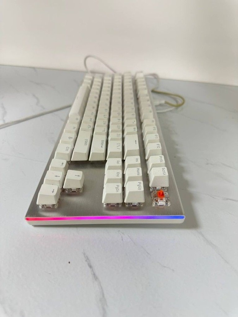 Оголошення Hator gravity x tkl Б/У