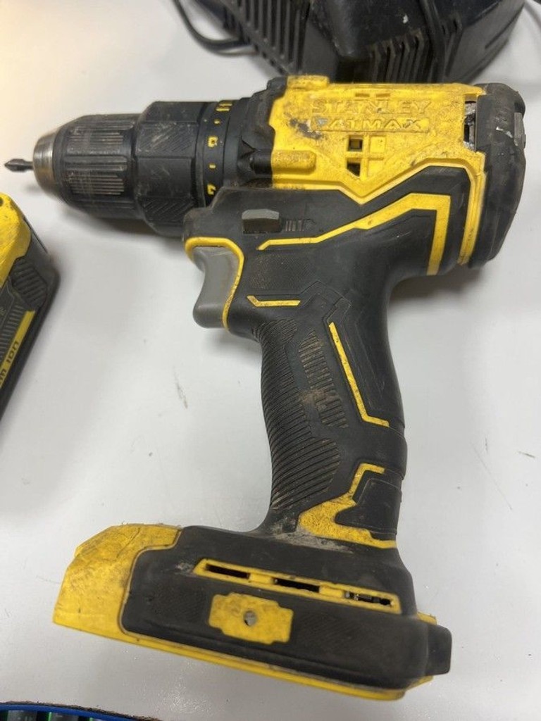 Купить Stanley SFMCD710D2K Б/У