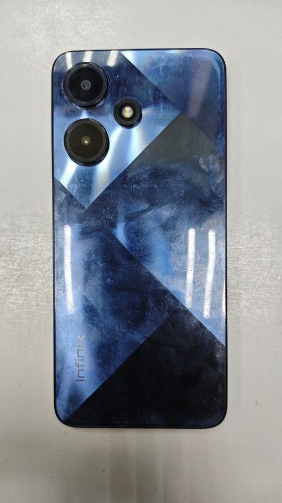 Дешево Infinix hot 30i x669d 4/128gb з ломбарду