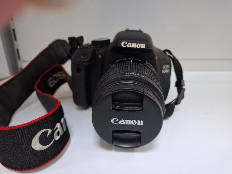 Оголошення Canon eos 600d + ef-s 18-55mm 1:3.5-5.6 is ii Б/У