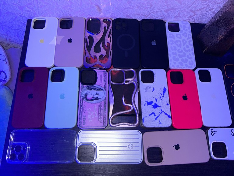 Купити iPhone 16 pro max Б/У