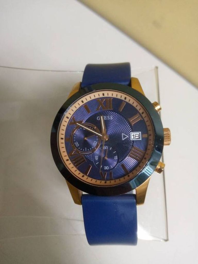 Guess w1055g2