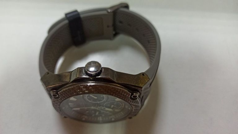 Розпродаж Guess W1048G1, продавець Техноскарб