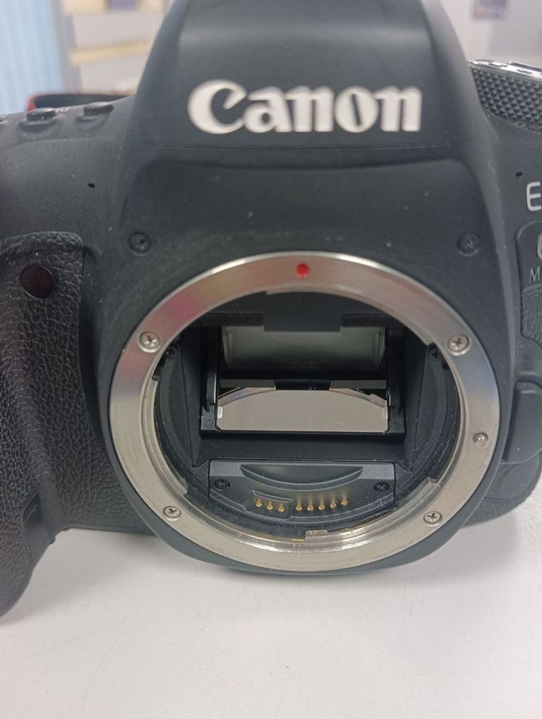 Оголошення Canon EOS 6D Mark II body (1897C031) Б/У