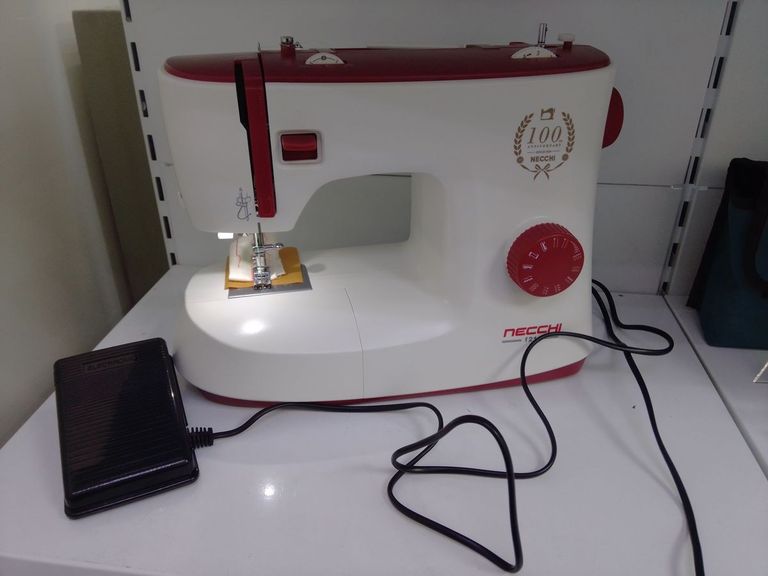 Дешиво Necchi F21 с ломбарда