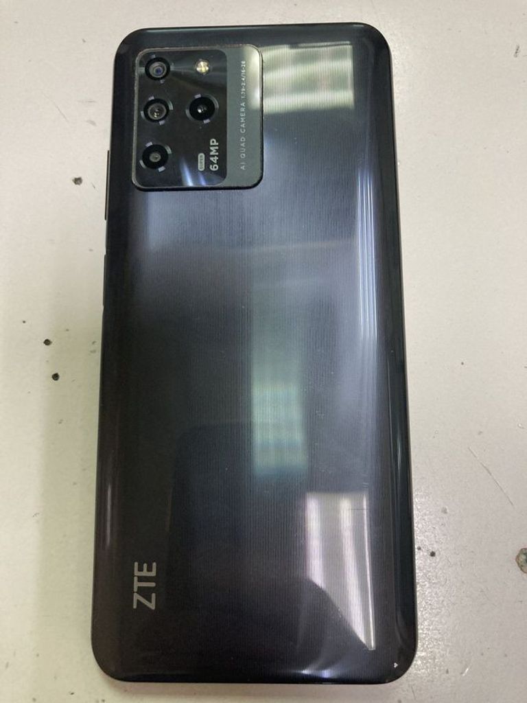 Дешево Zte blade v30 4/128gb з ломбарду