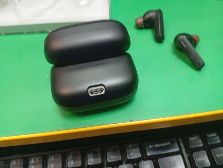 Дешиво Jbl tune 230 nc tws black с ломбарда