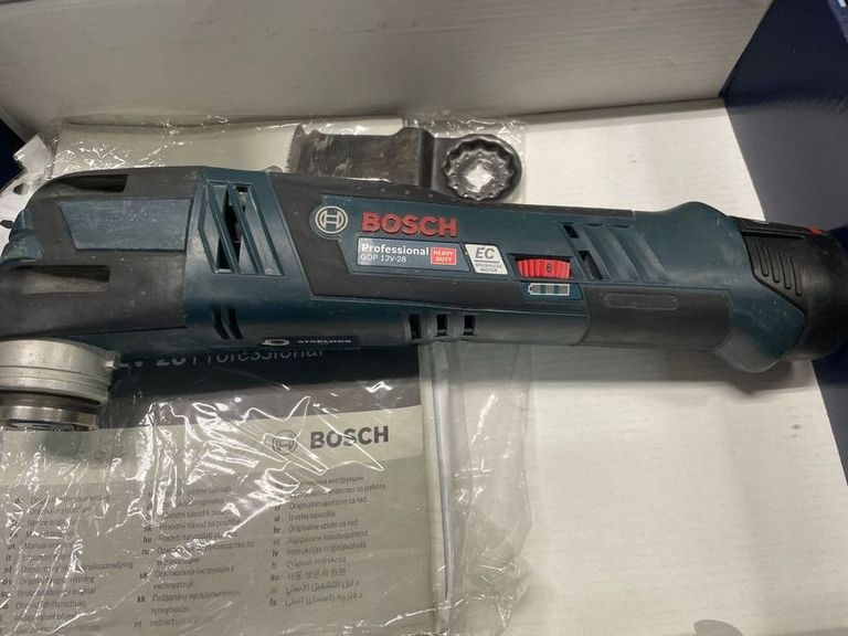 Купити Bosch GOP 12 V-28 Professional (06018B5001) Б/У