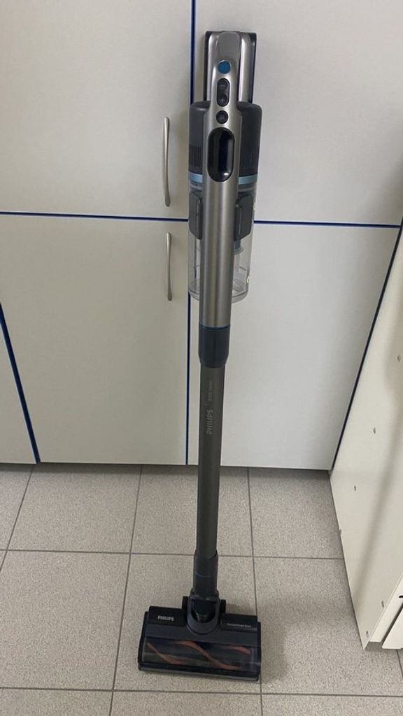 Купити Philips 8000 Series Aqua Plus XC8057/01 Б/У