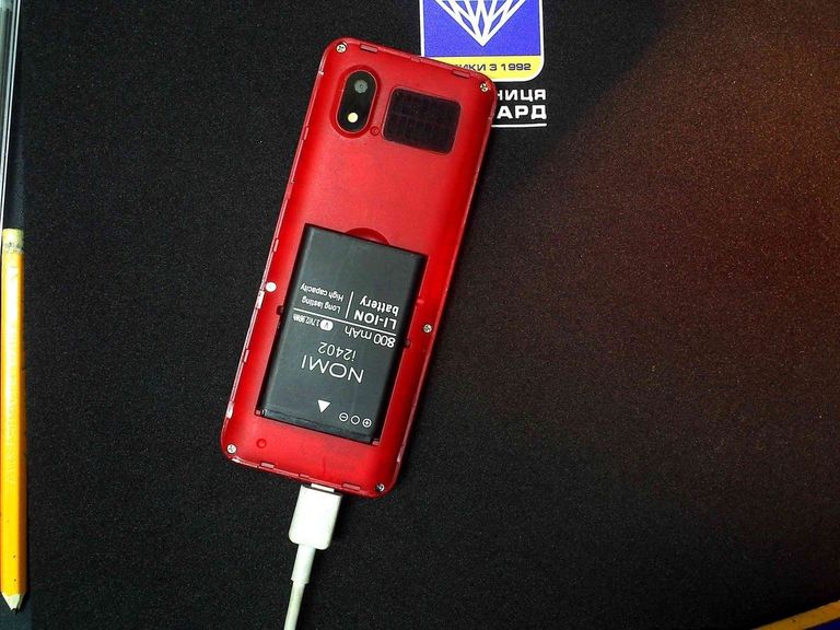 Объявление Nomi i2402 Б/У