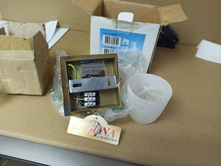 Дешиво Laguna Lighting 230v e14 1xmax.40w с ломбарда