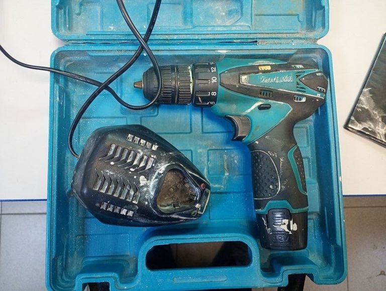 Дешево Makita df330dwe 1акб зп з ломбарду