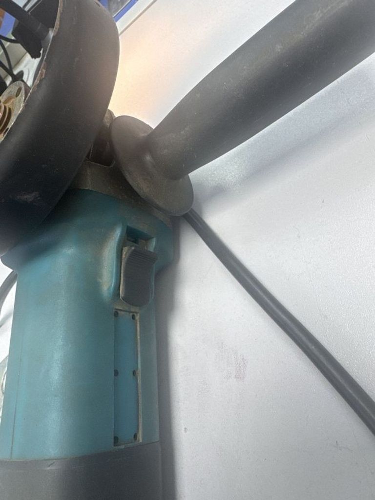 Оголошення Makita (Копія) 9558hn Б/У