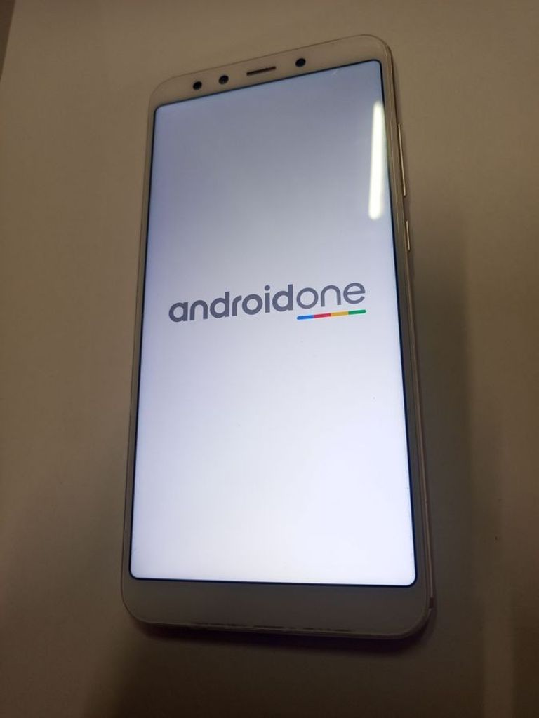 Дешиво Xiaomi Mi A2 4/64GB Black с ломбарда