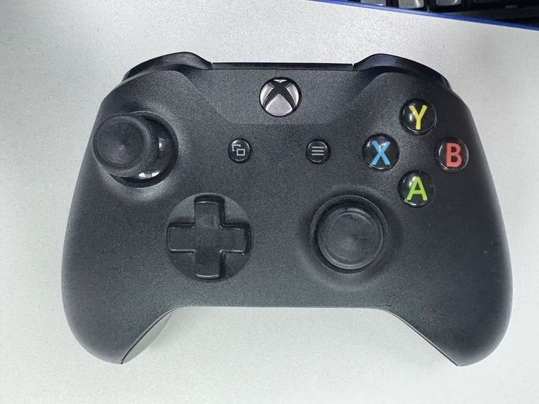 Дешево Microsoft Xbox One S 1TB з ломбарду