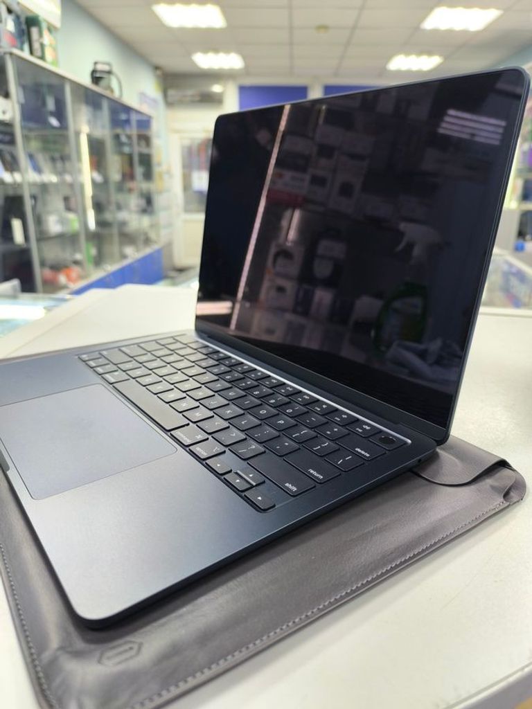 Apple macbook air 13,6" 2025 mc6t4 / apple m4/ 8 core gpu/ ram 16gb/ ssd 256gb/ a3240 Код:01-200833374. Изображение 14