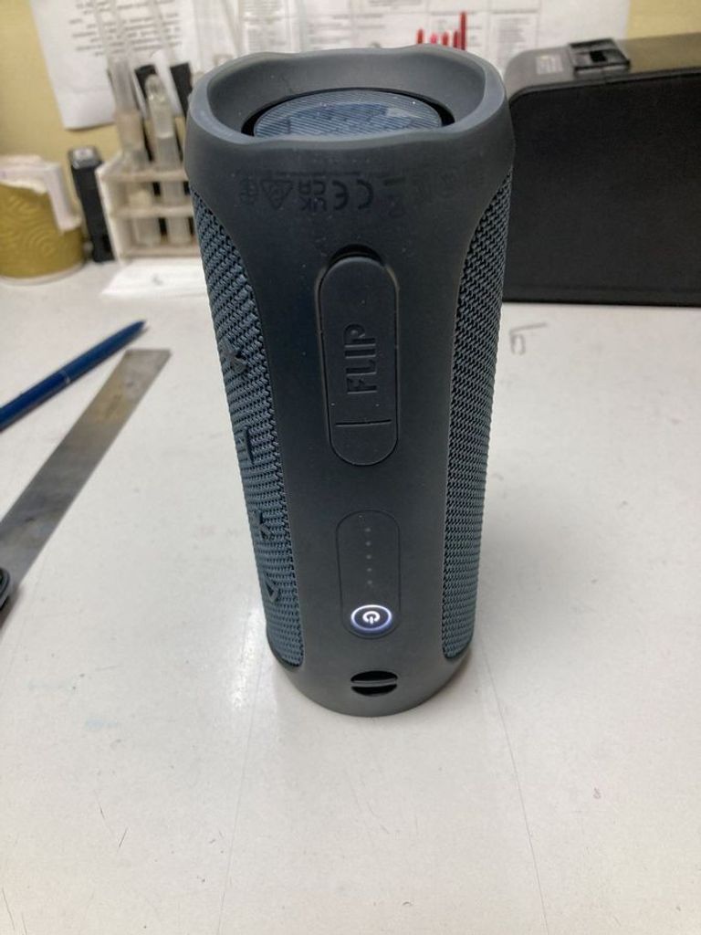 Купити Jbl flip essential 2 Б/У