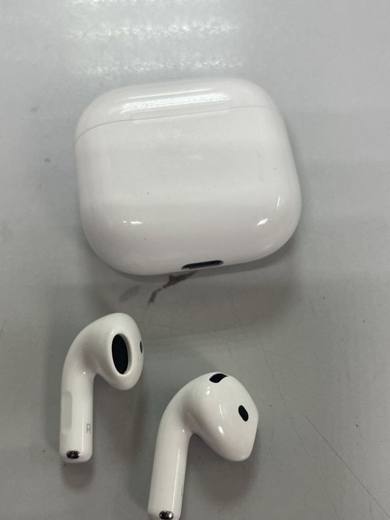 Купити Apple airpods 4 Б/У