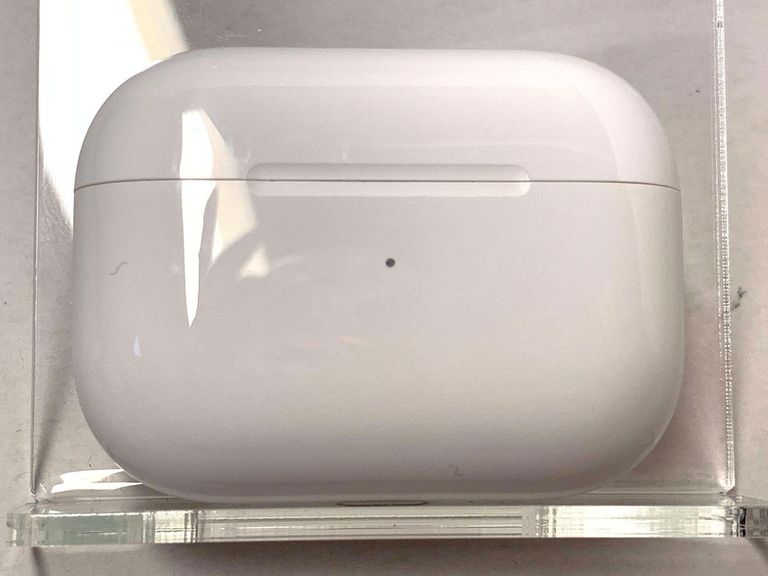 Купити Apple airpods pro 2nd generation with magsafe charging case usb-c Б/У